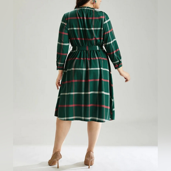 BloomChic Holiday Green Plaid Belted Dress w/ Pockets  Size 18/20 - Picture 3 of 9